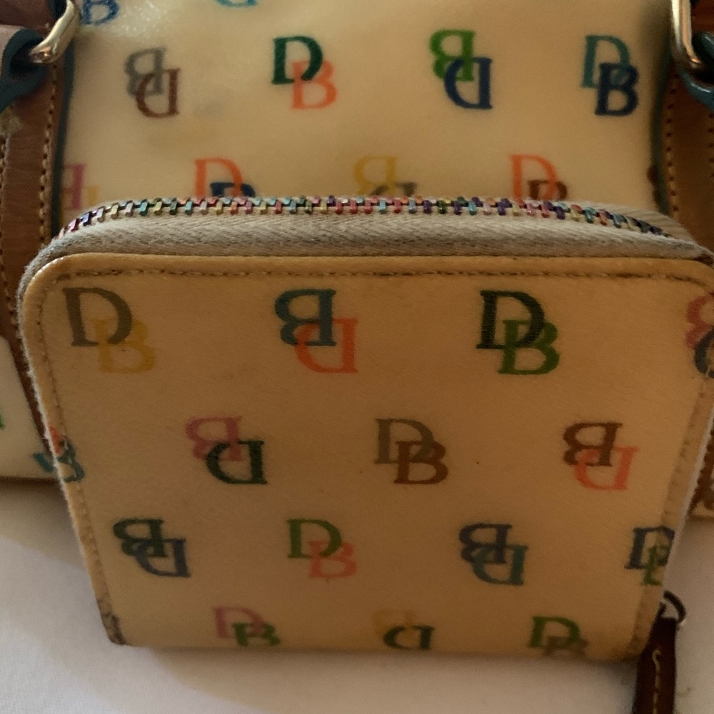 Dooney & Bourke - Picture 7 of 7